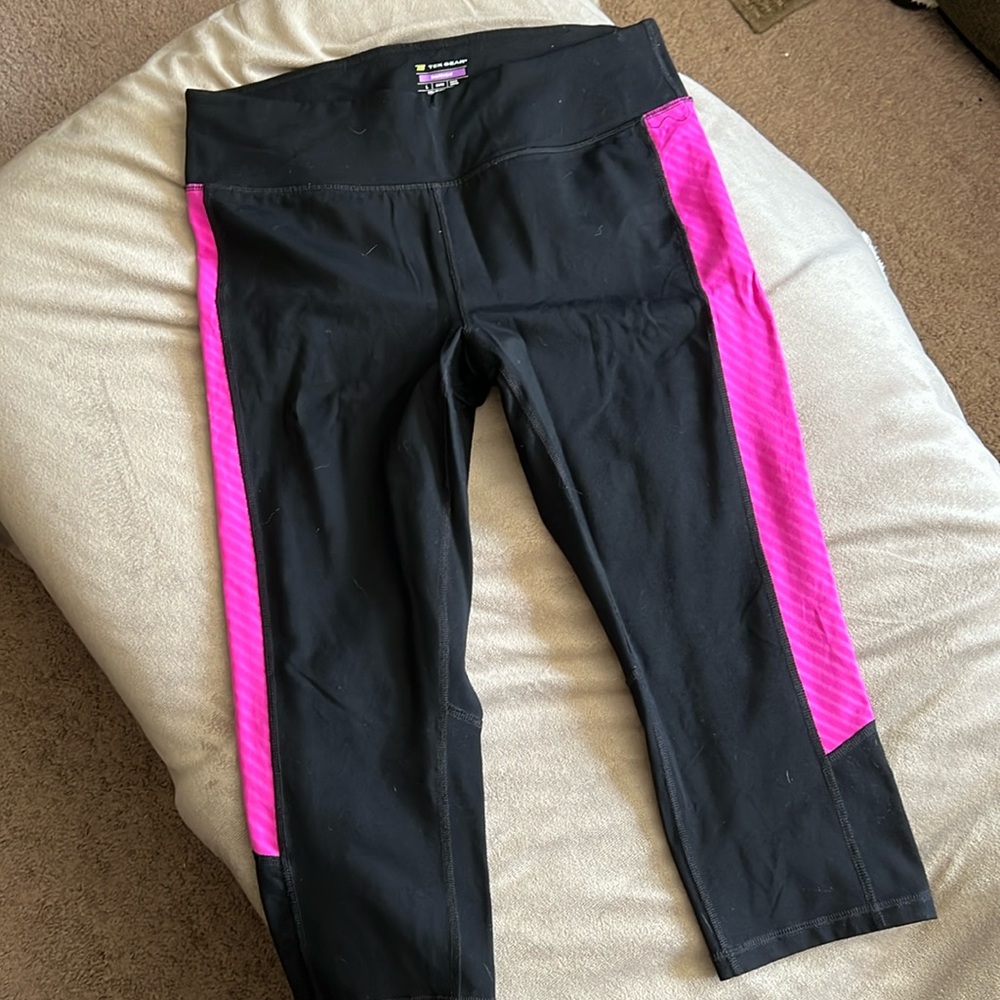 Capri Leggings - black and hot pink, size large